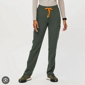 Figs Evans Scrub Pants Moss XXS NWT